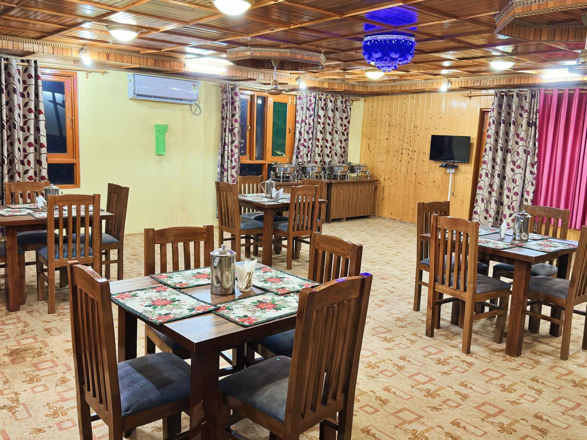 Roseline Inn Srīnagar Exterior foto